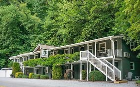 Hickory Falls Inn